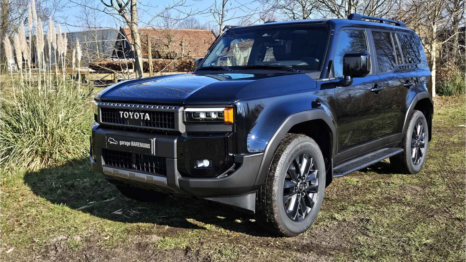 Toyota Land Cruiser (2024) — foto 1