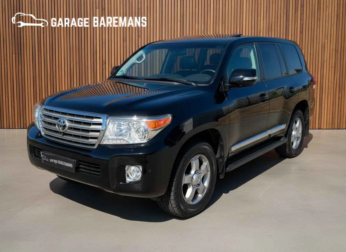 Toyota Land Cruiser V8 (2012) — foto 1