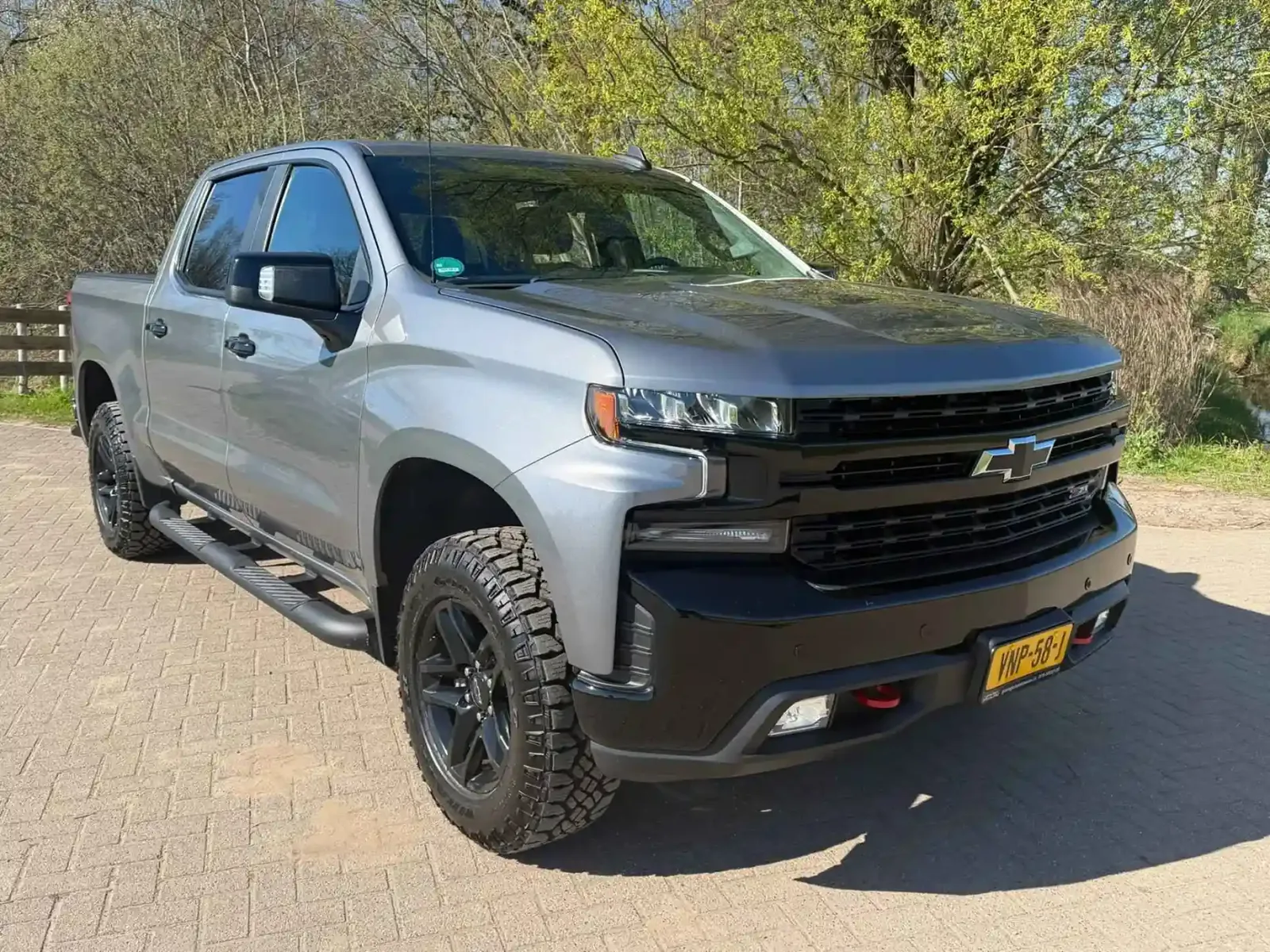 Chevrolet Silverado (2022) — foto 1