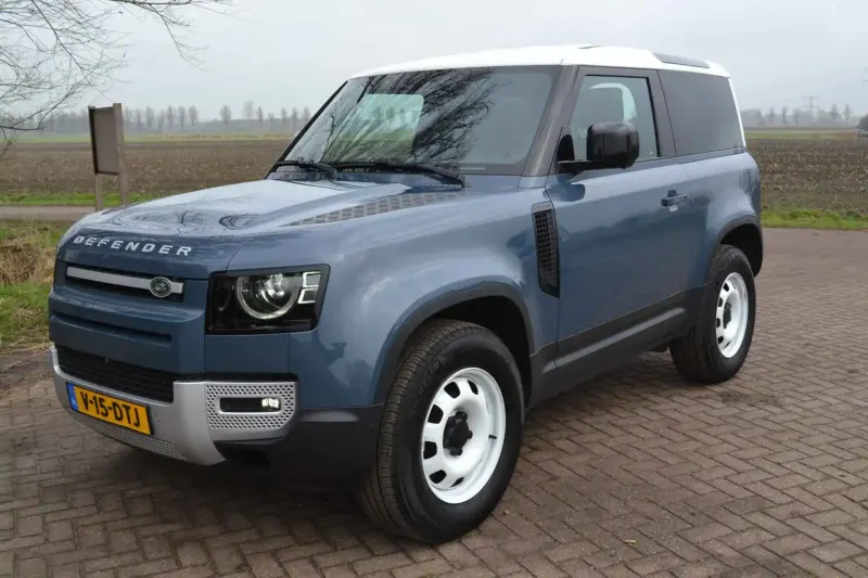 Land Rover Defender (2024)