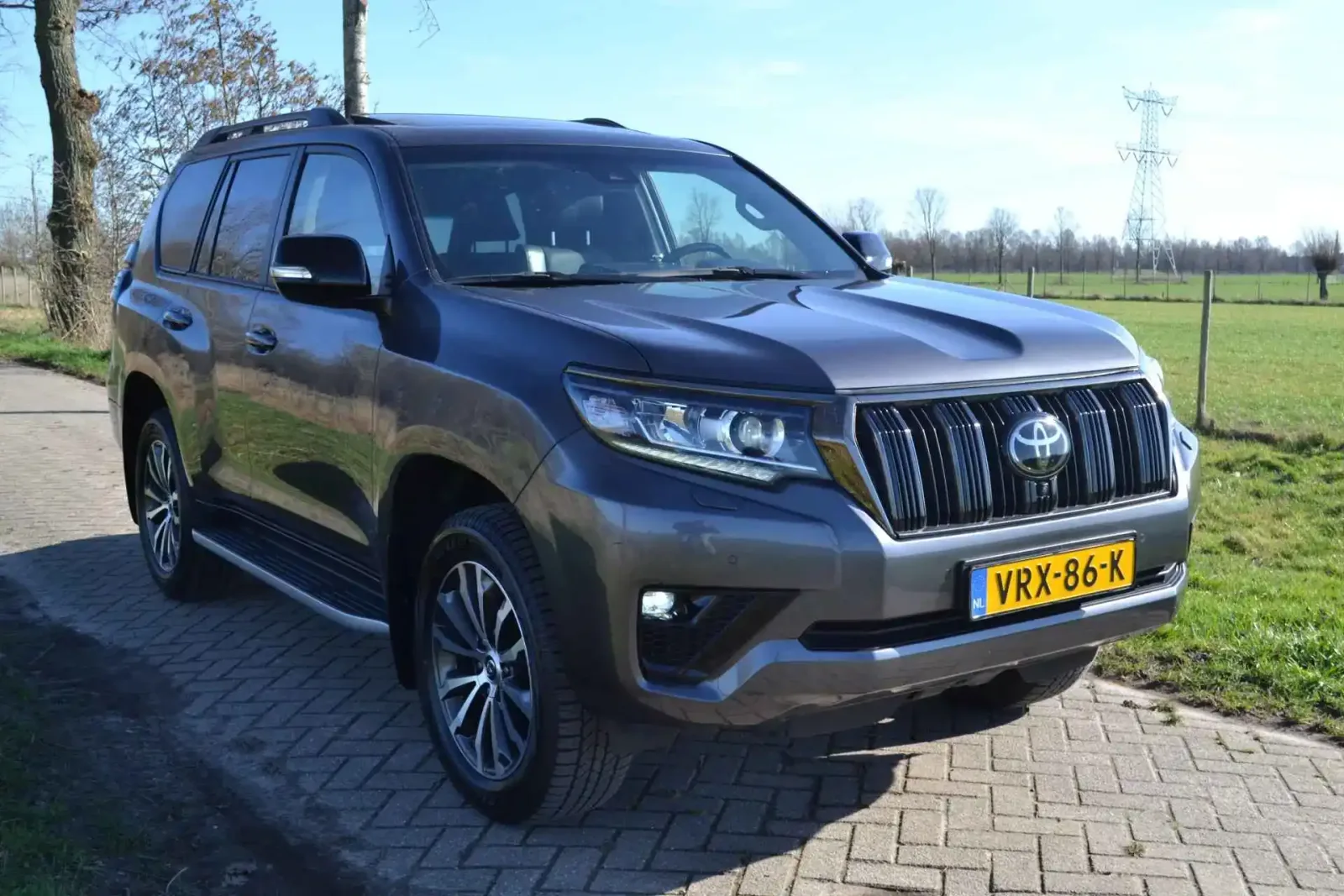 Toyota Land Cruiser (2022) — foto 1