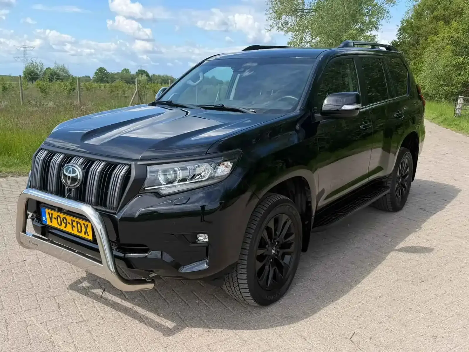 Toyota Land Cruiser (2024) — foto 1