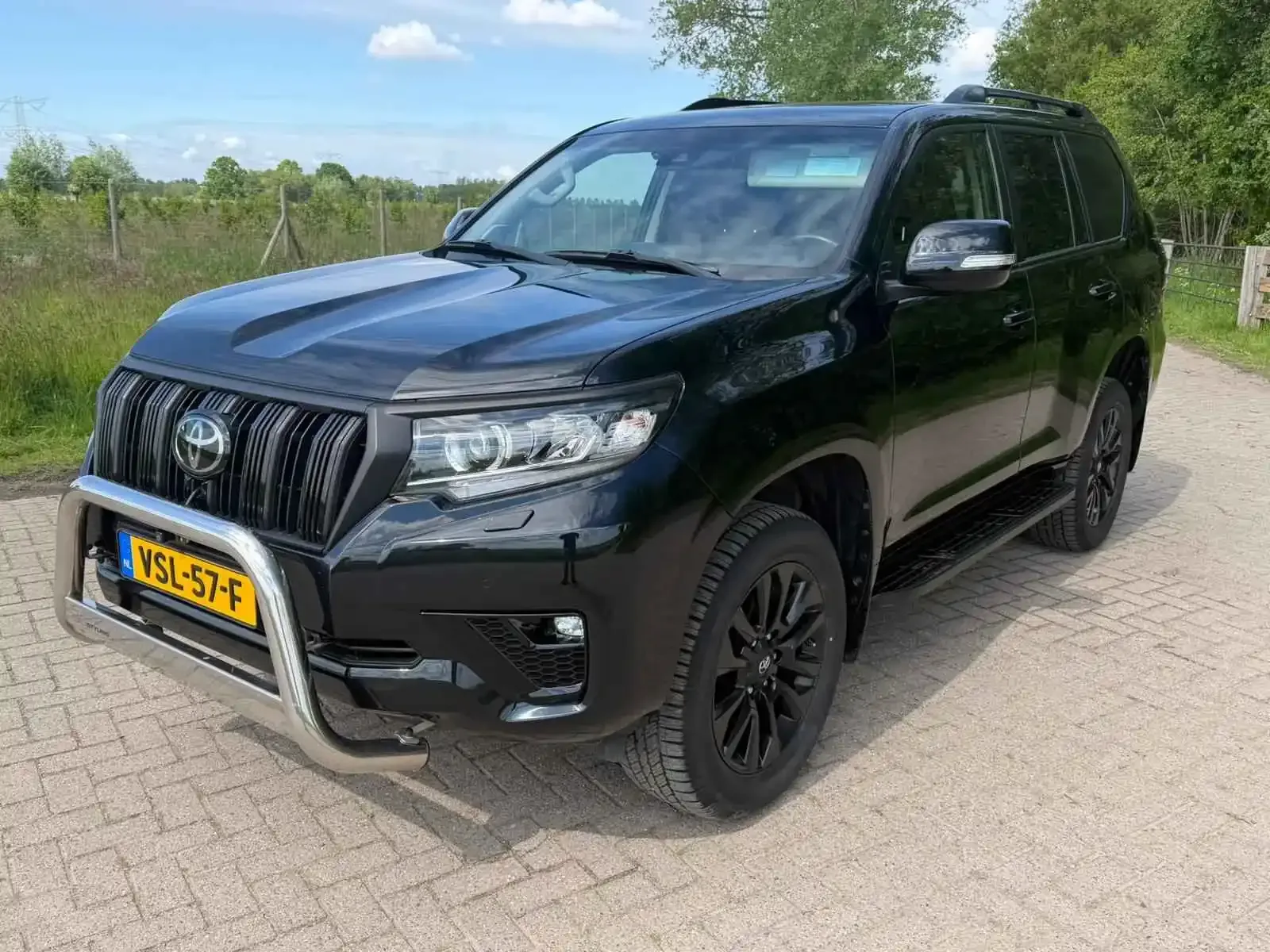 Toyota Land Cruiser (2022) — foto 1