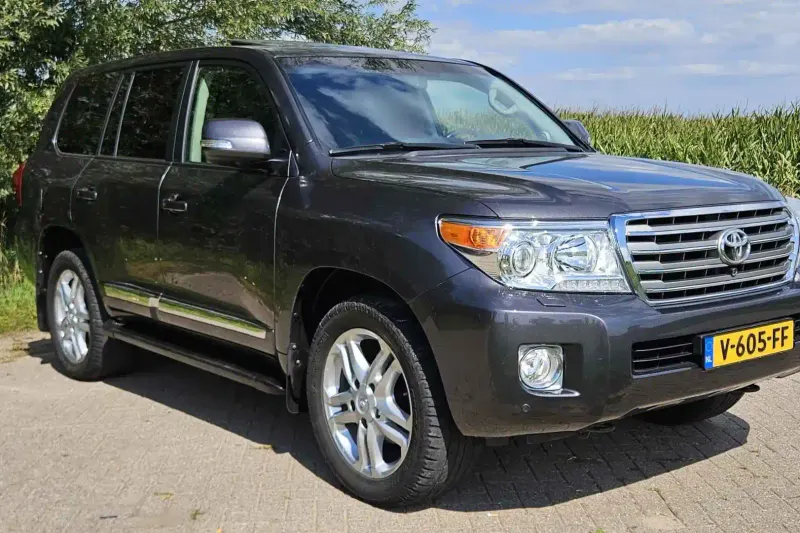 Toyota Land Cruiser (2016)