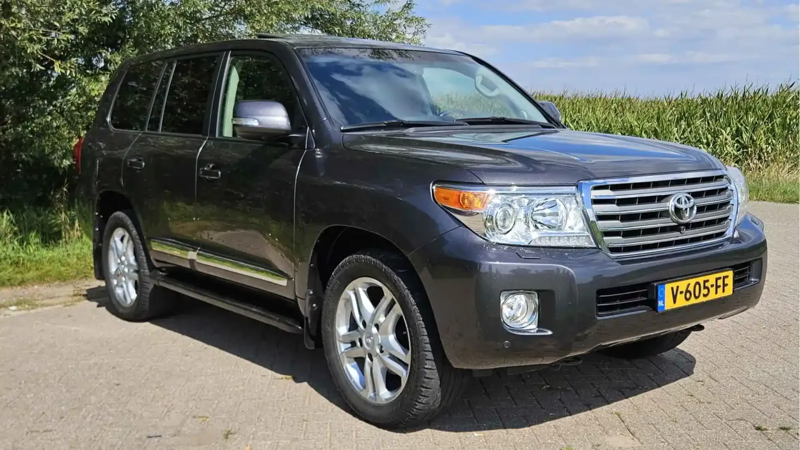 Toyota Land Cruiser (2016) — foto 1