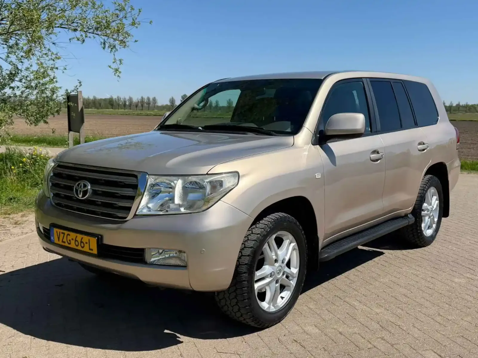 Toyota Land Cruiser (2008) — foto 1