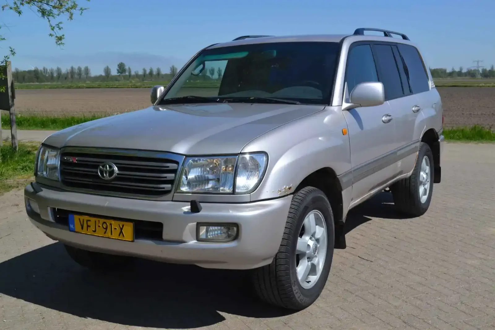 Toyota Land Cruiser (2004) — foto 1