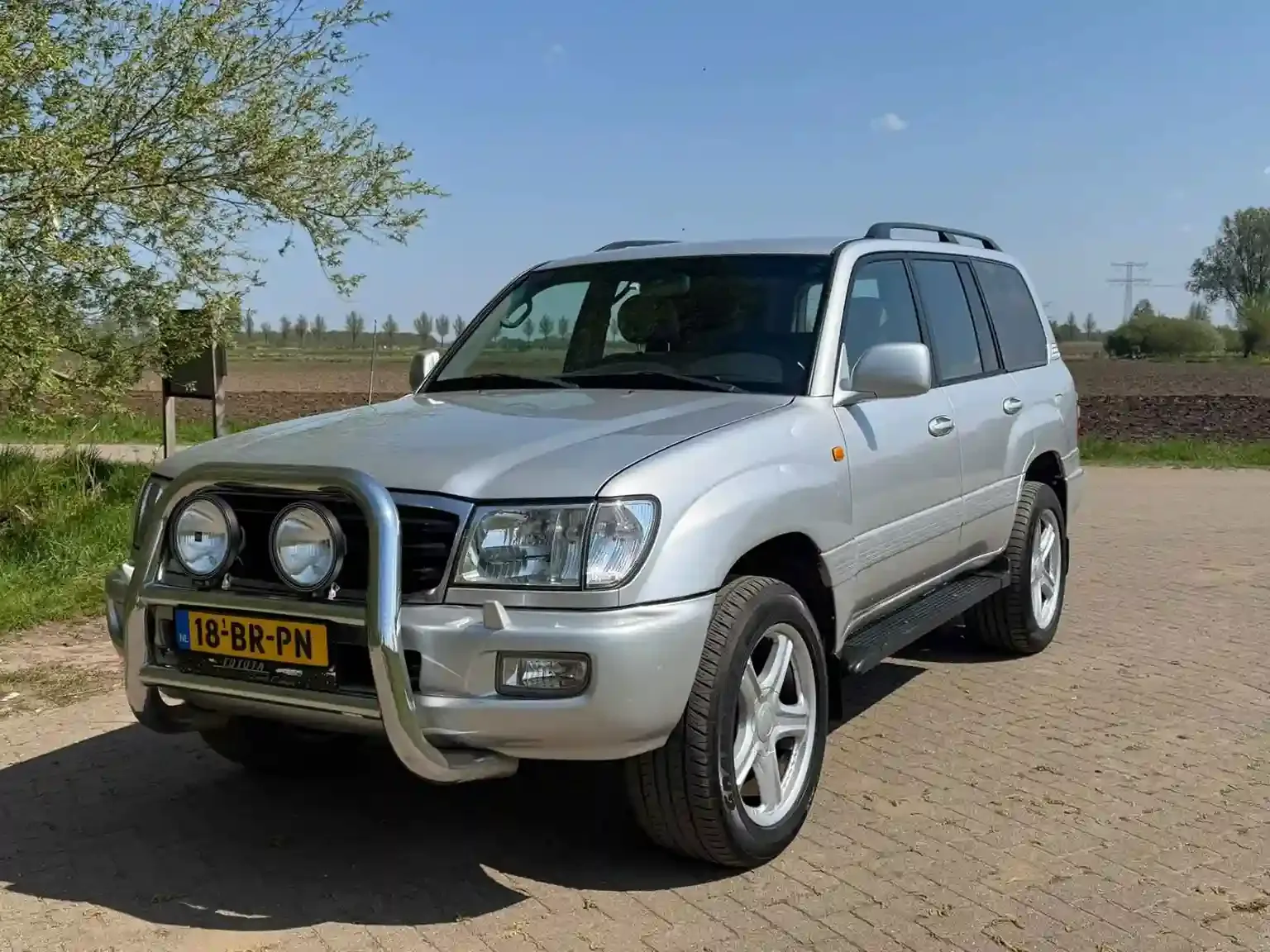 Toyota Land Cruiser (2004) — foto 1