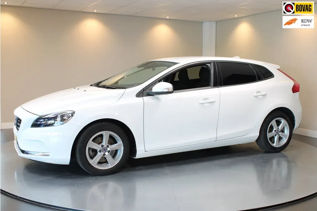 Volvo V40 (2014) — foto 1
