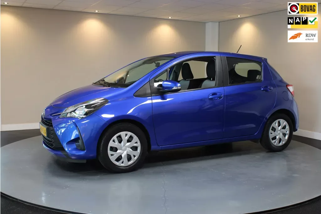 Toyota Yaris (2017) — foto 1