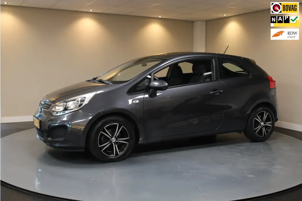Kia Rio (2013) — foto 1