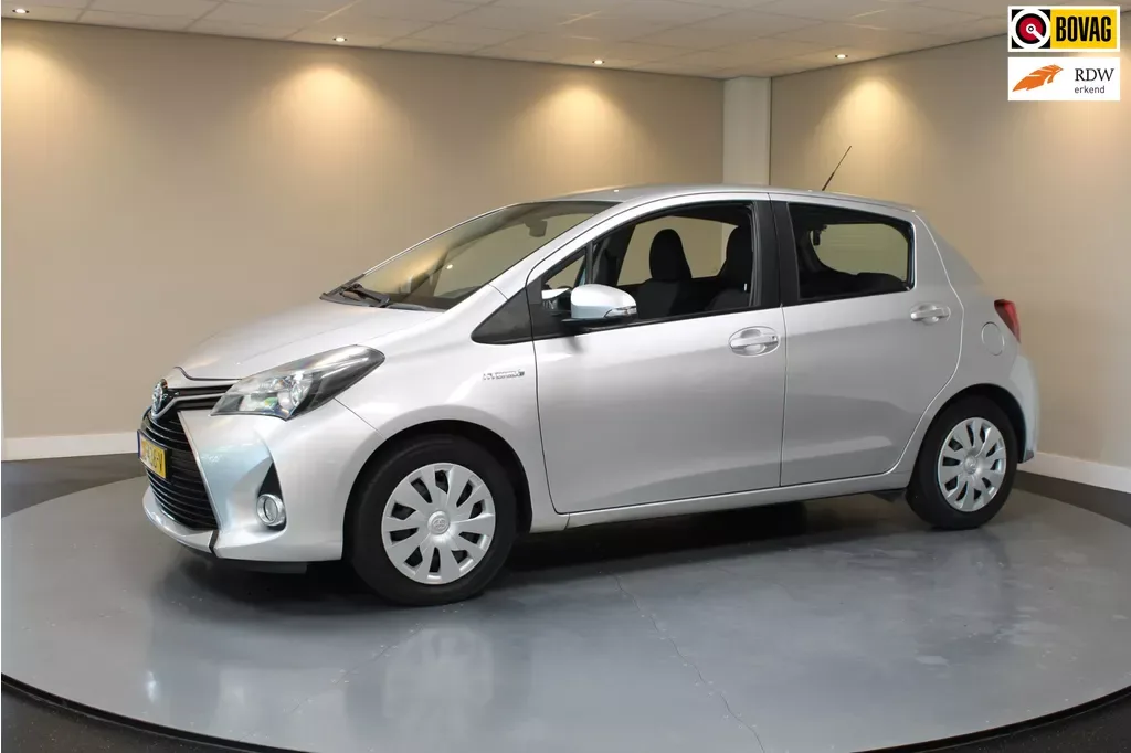 Toyota Yaris (2016) — foto 1