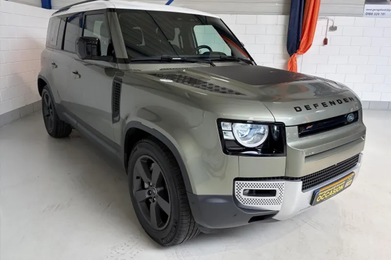Land Rover Defender (2023)