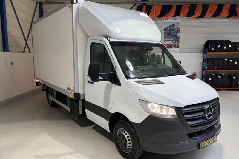 Mercedes-Benz Sprinter (2023)