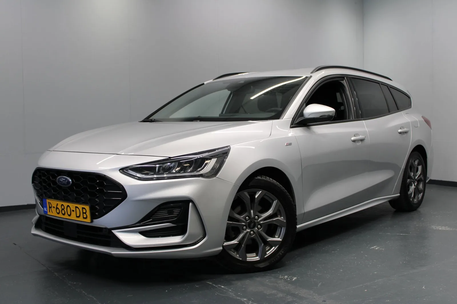 Ford Focus (2022) — foto 1