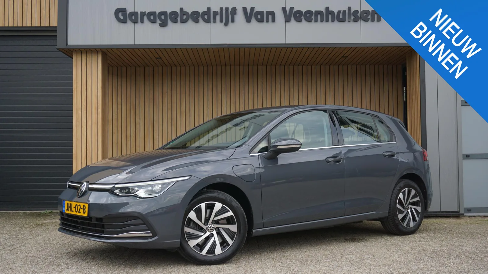 Volkswagen Golf (2022) — foto 1