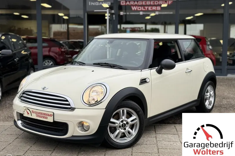 MINI One (2012)