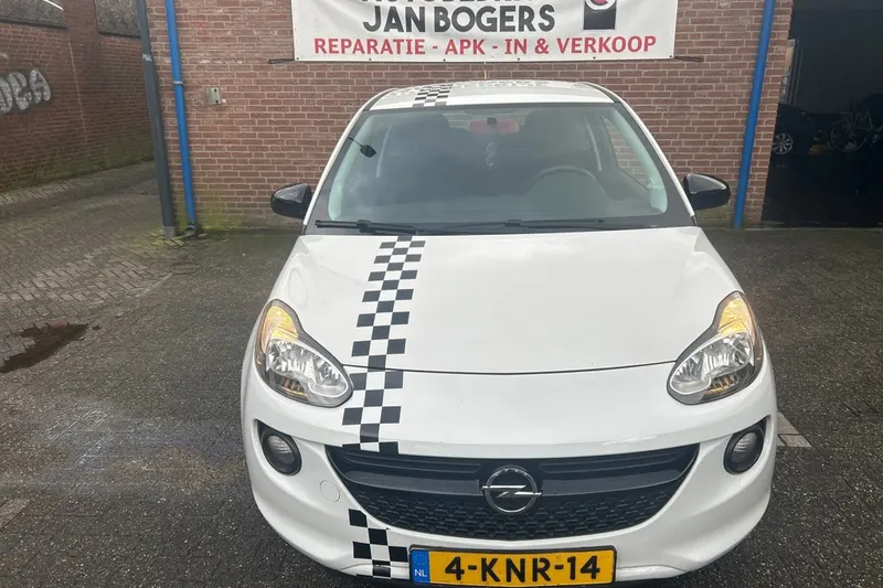 Opel Adam (2013)