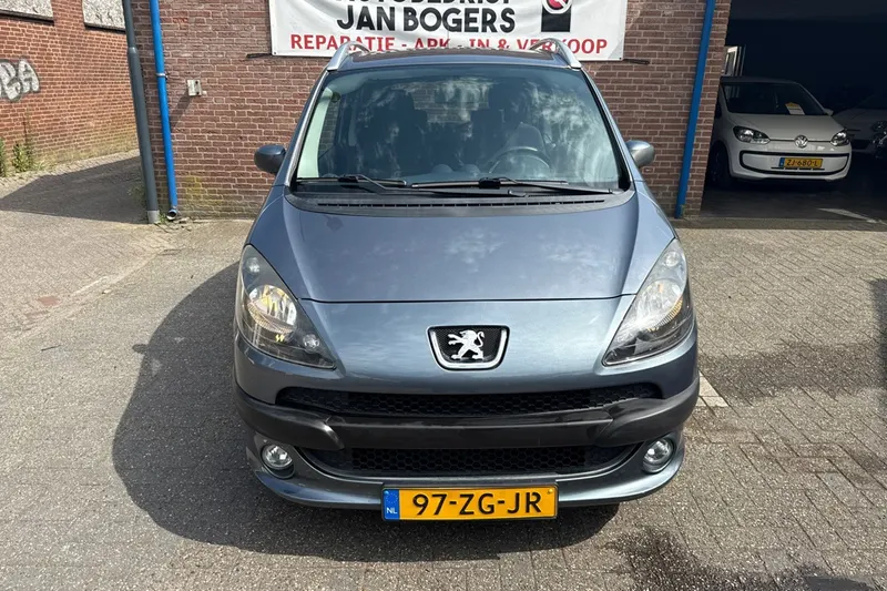 Peugeot 1007 (2008)