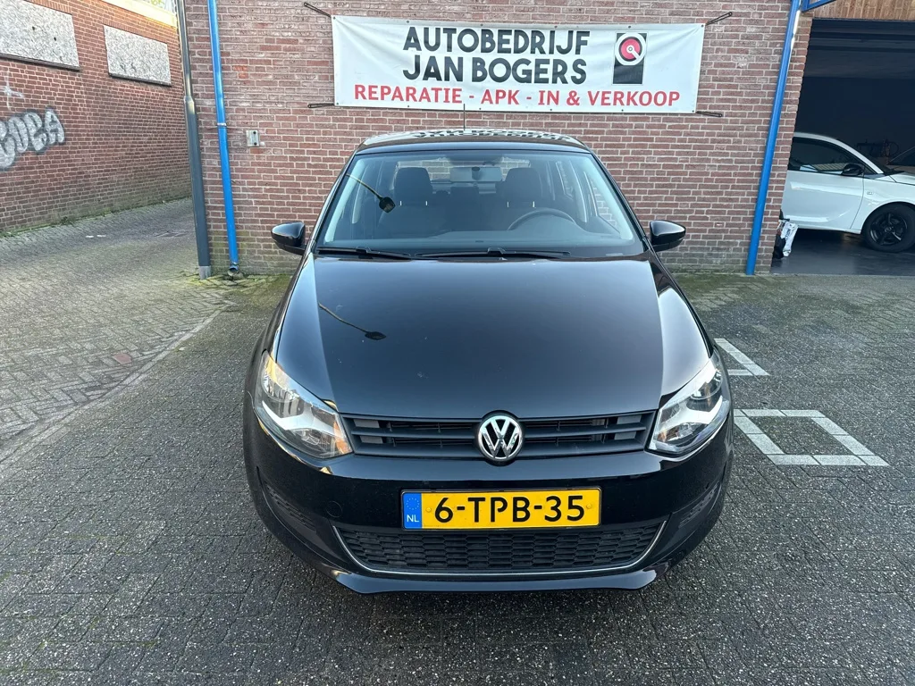 Volkswagen Polo (2014) — foto 1