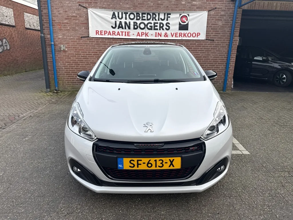 Peugeot 208 (2018) — foto 1