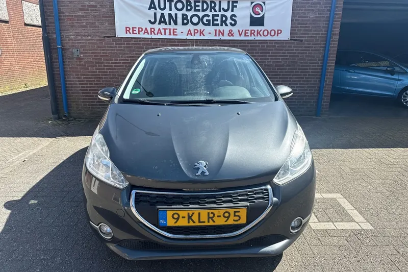 Peugeot 208 (2013)