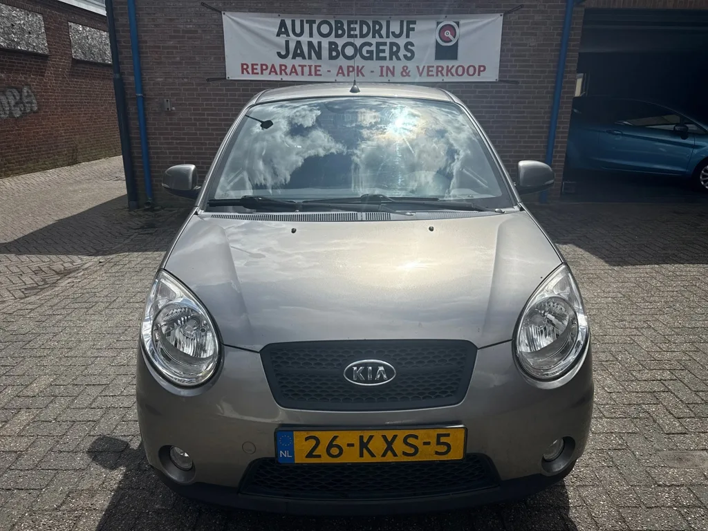 Kia Picanto (2010) — foto 1