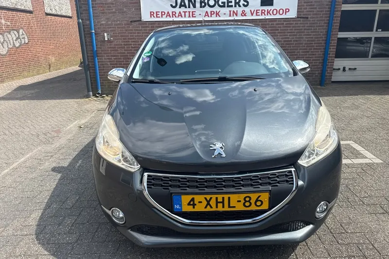 Peugeot 208 (2014)
