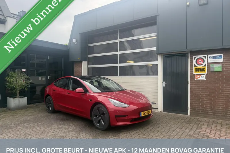 Tesla Model 3 (2022)