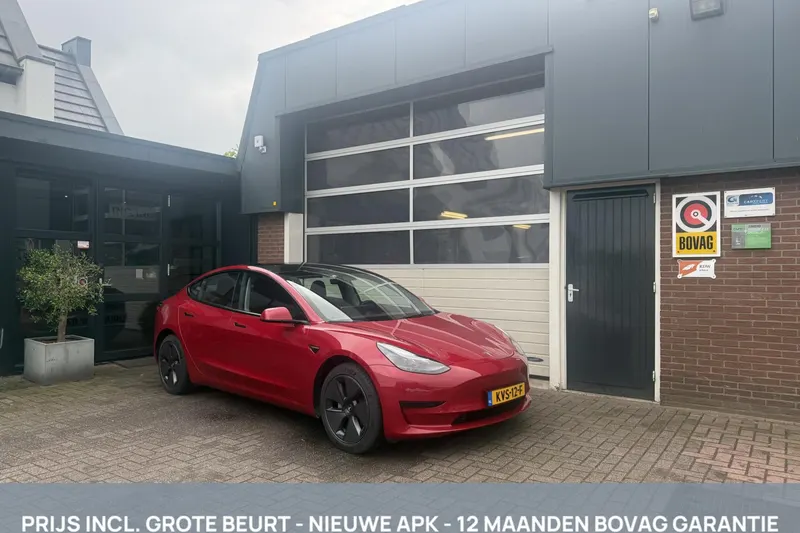 Tesla Model 3 (2022)