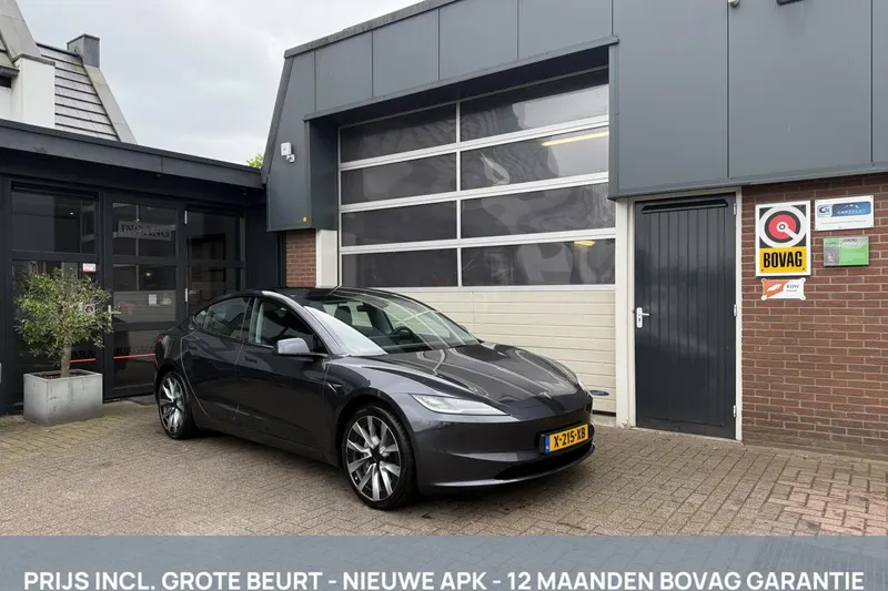 Tesla Model 3 (2024)