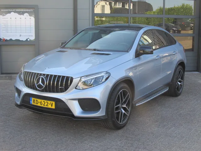 Mercedes-Benz GLE (2016) — foto 1