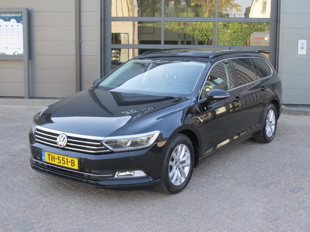 Volkswagen Passat (2018) — foto 1