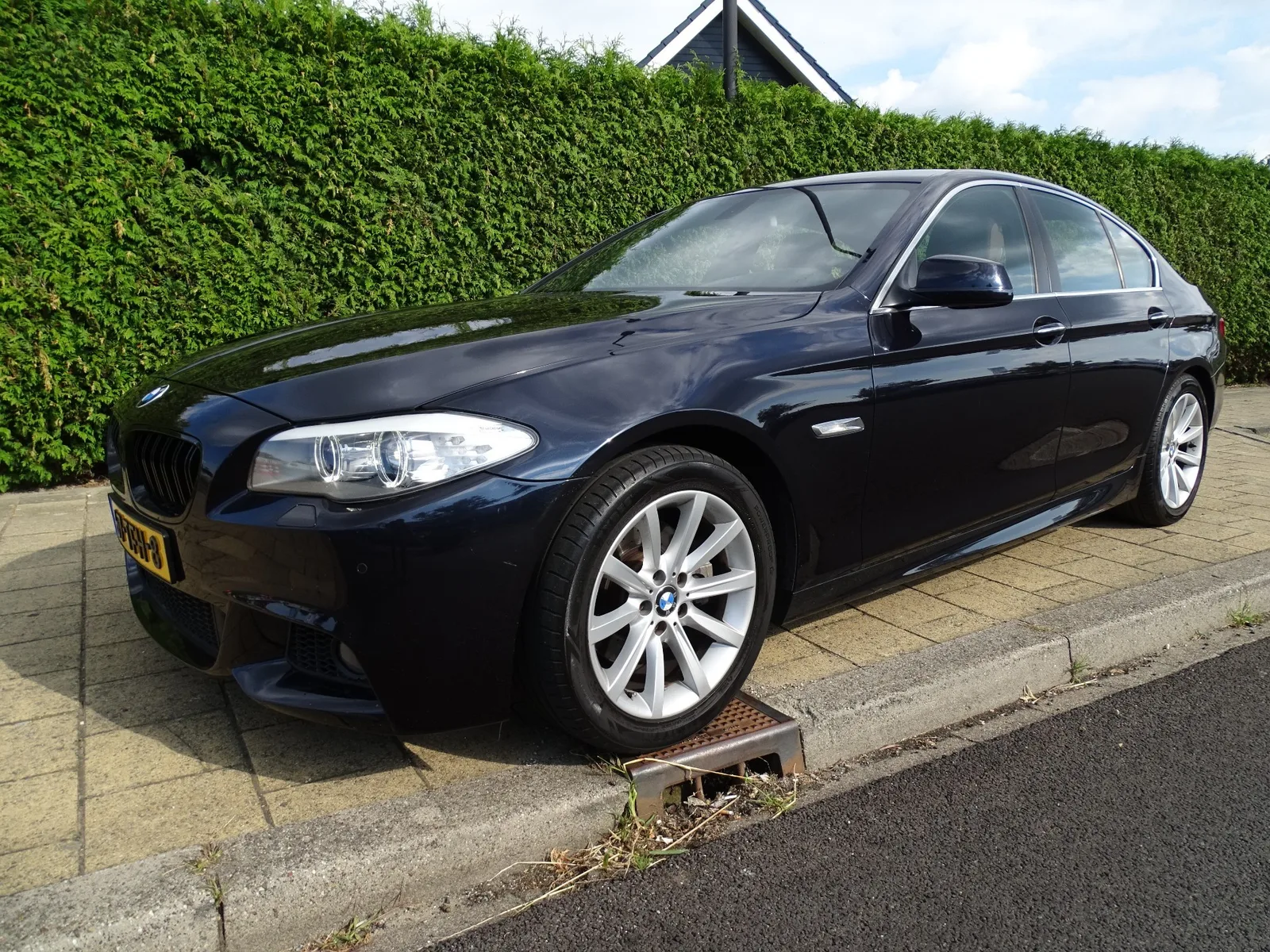 BMW 5-Serie (2012) — foto 1