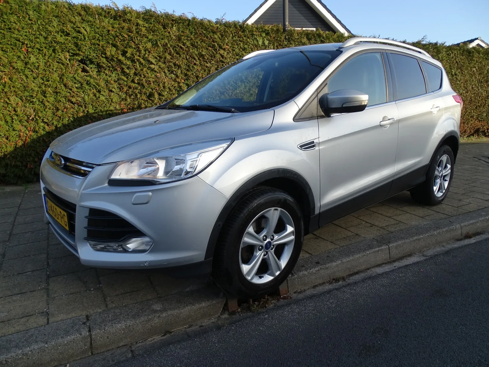 Ford Kuga (2014) — foto 1