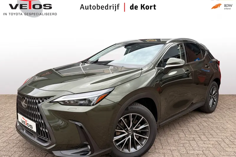 Lexus NX (2025)