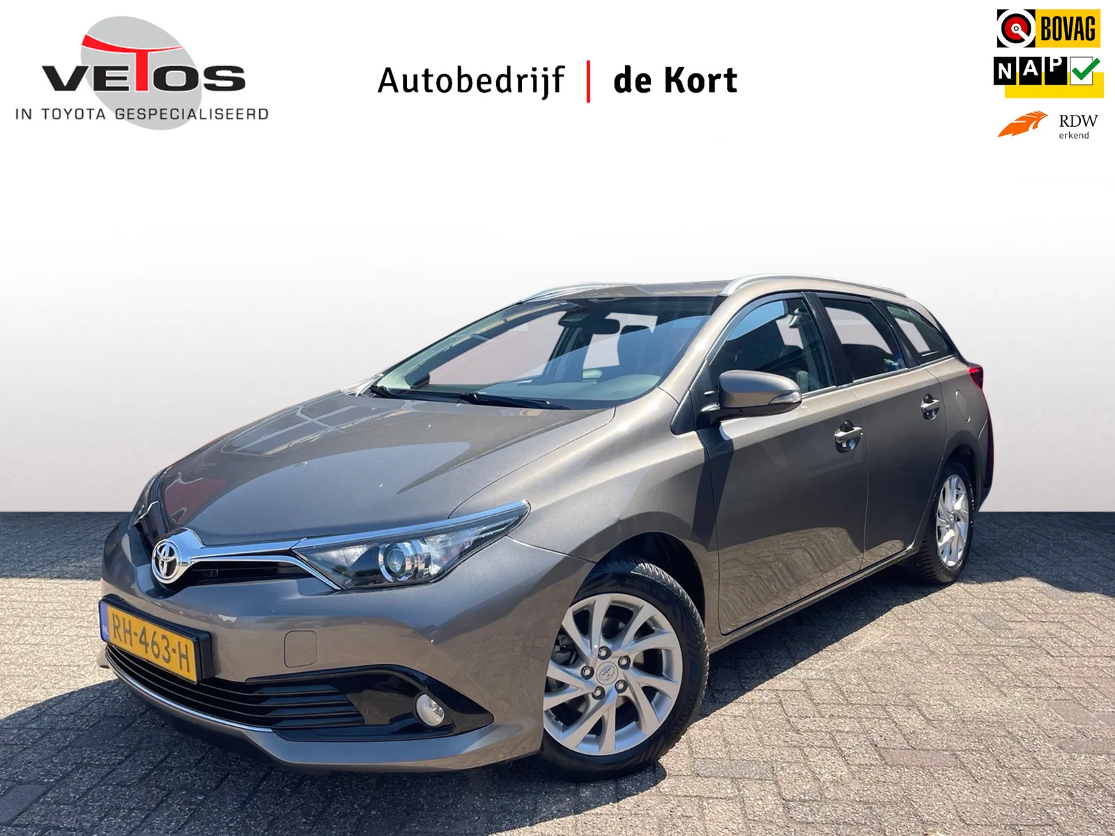 Toyota Auris (2017) — foto 1
