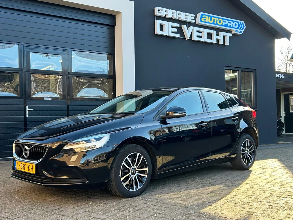Volvo V40 (2019) — foto 1