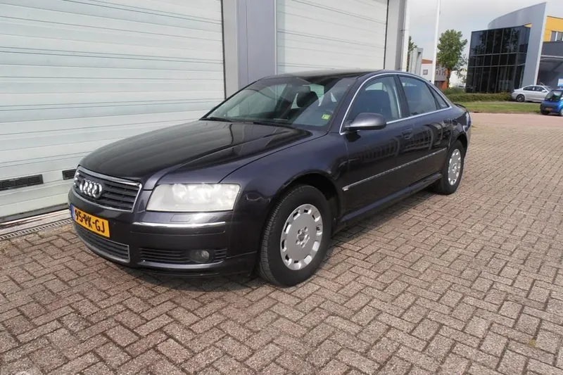 Audi A8 (2004)