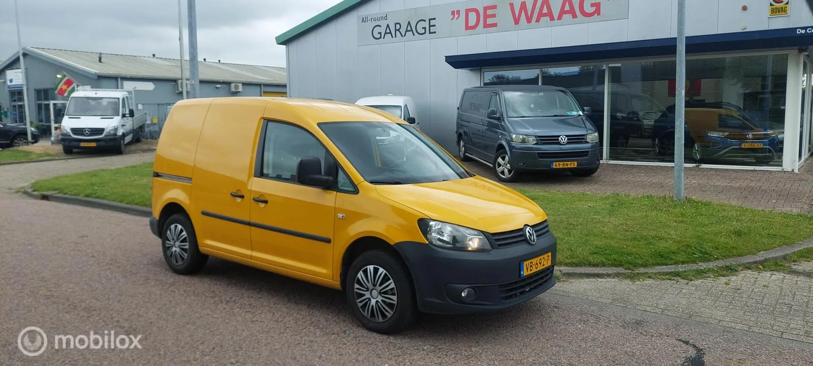 Volkswagen Caddy (2013) — foto 1