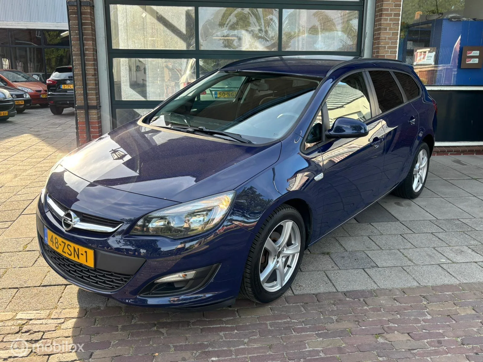 Opel Astra (2013) — foto 1
