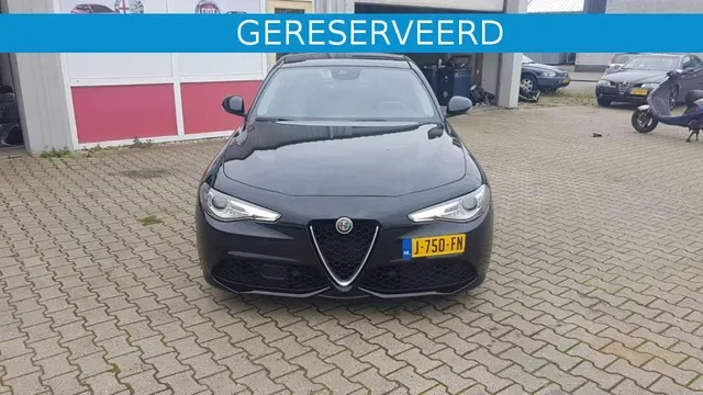 Alfa Romeo Giulia (2017) — foto 1