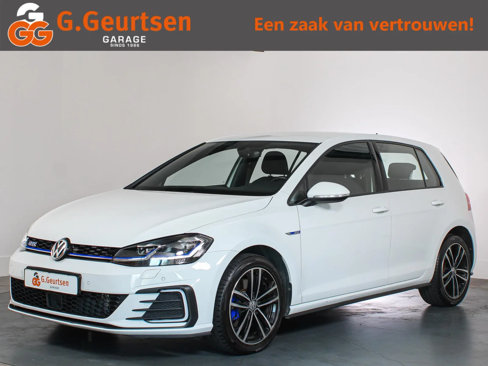 Volkswagen Golf (2020) — foto 1