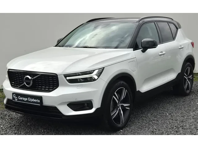 Volvo XC40 (2021) — foto 1