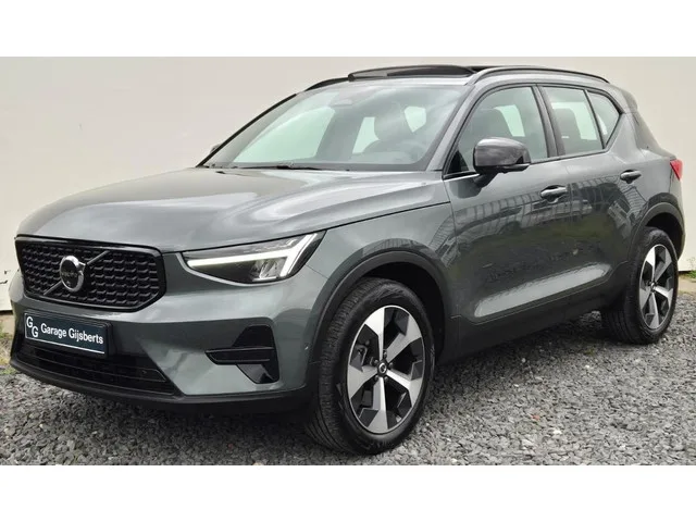 Volvo XC40 (2026) — foto 1