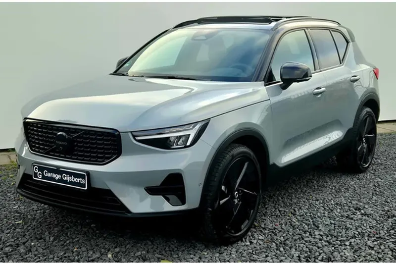 Volvo XC40 (2025)