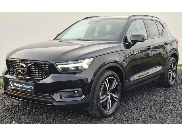 Volvo XC40 (2021) — foto 1