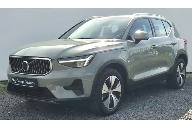 Volvo XC40 (2022)