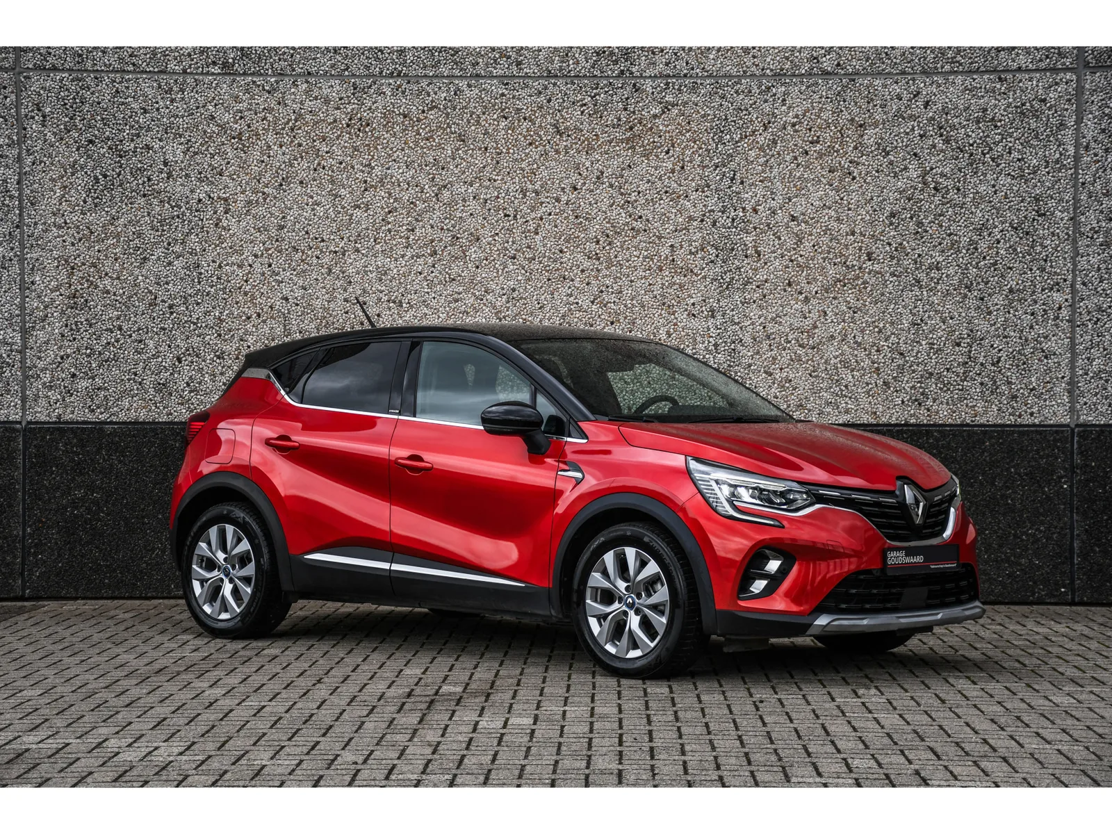 Renault Captur (2021) — foto 1
