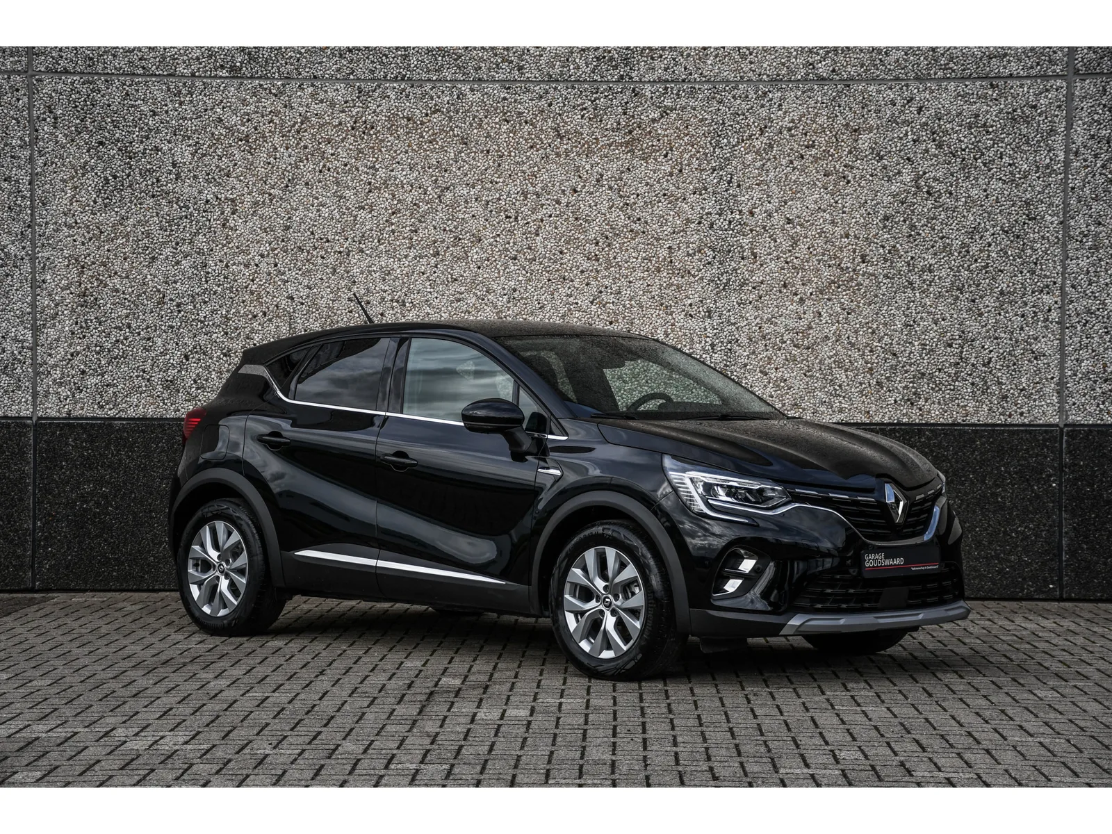 Renault Captur (2022) — foto 1